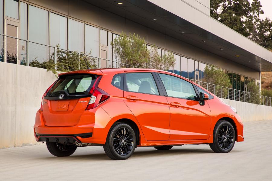  Honda Fit Sport 2017 года  (NA) (фото 35 из 71)